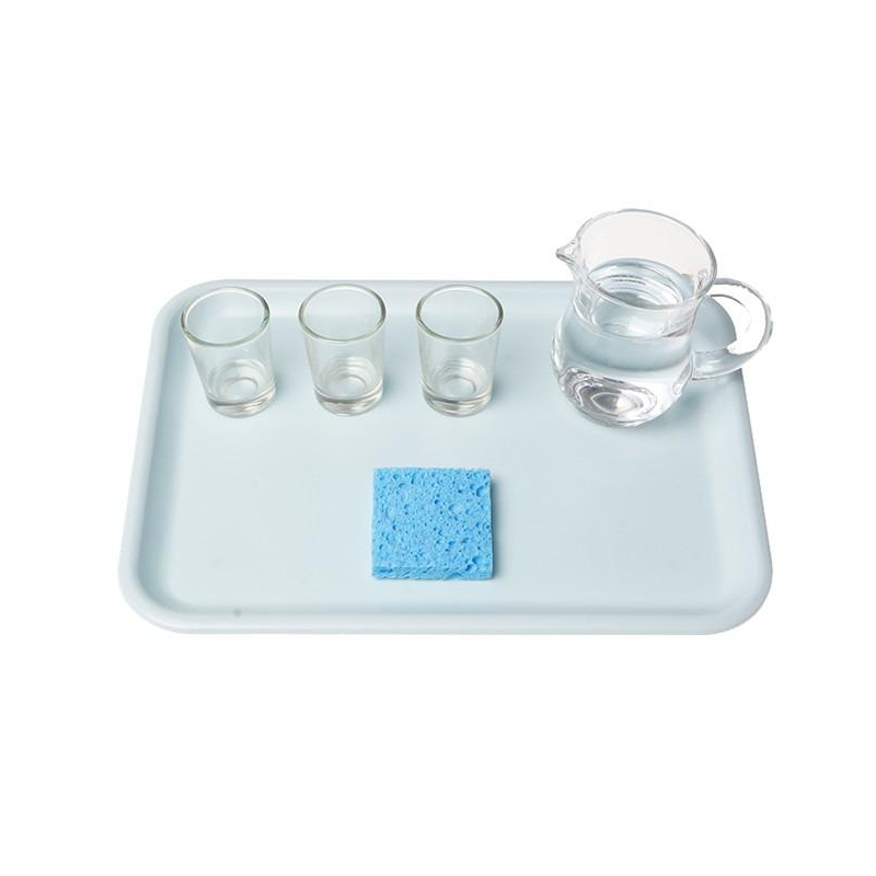 Water Pouring into 3 Equal Containers D484